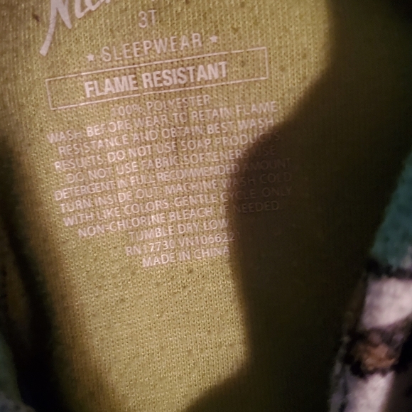 3t pirate flannel pjs - Picture 3 of 3